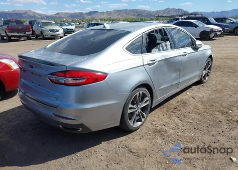 2020 Ford Fusion Titanium z USA, uszkodzony, nr VIN 3FA6P0K92LR118367